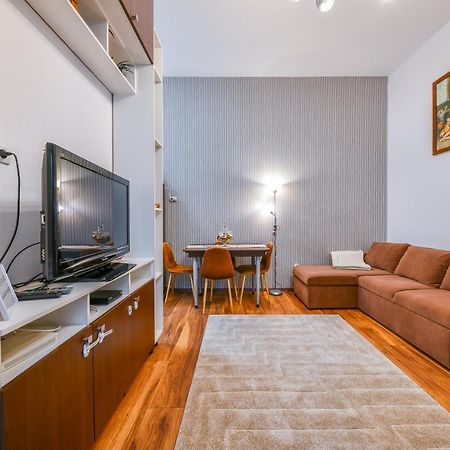 Glam Apartment คลูจ-นาโปกา ภายนอก รูปภาพ