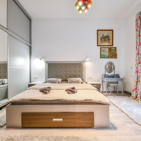 Glam Apartment คลูจ-นาโปกา ภายนอก รูปภาพ