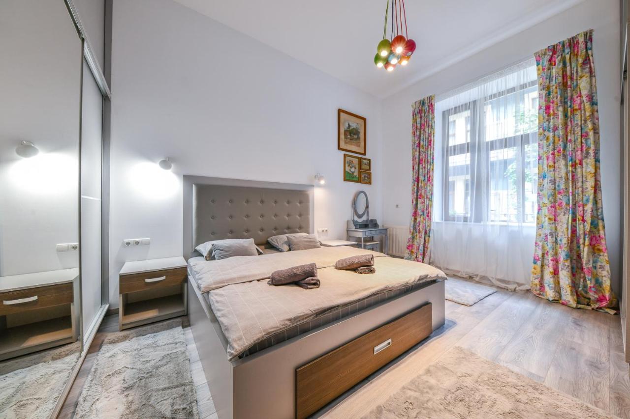 Glam Apartment คลูจ-นาโปกา ภายนอก รูปภาพ