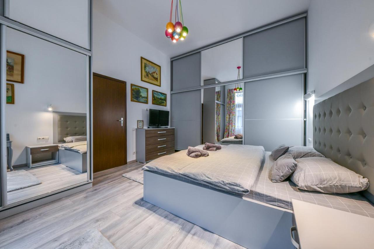 Glam Apartment คลูจ-นาโปกา ภายนอก รูปภาพ