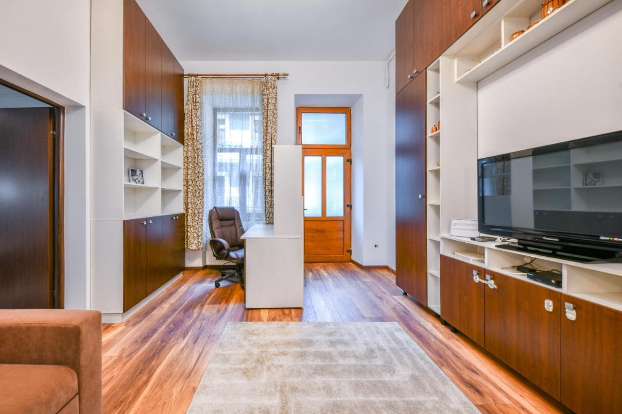 Glam Apartment คลูจ-นาโปกา ภายนอก รูปภาพ